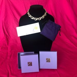 AVON VINTAGE ELIZABETH TAYLOR DESIGNED NECKLACE